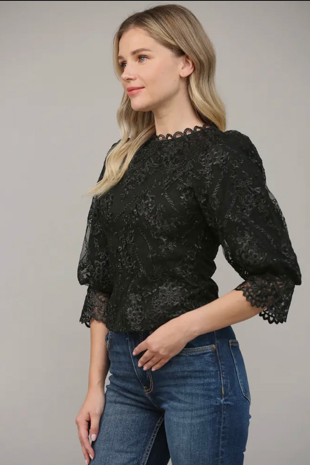 Scallop Lace Short Puff Sleeve Blouse | RIDGEWOOD, NJ | MOONFLOWER BOUTIQUE